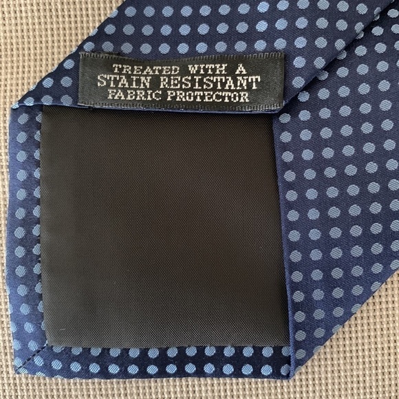 VAN HEUSEN 100% silk neck tie navy blue medium blue silver polka dot pattern - Picture 8 of 11